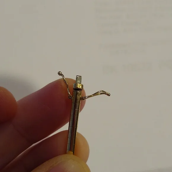 Emerald and diamond Omega bracelet, 14k yellow gold - Picture 13 of 13